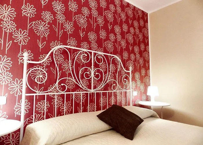 Spacious House In Frascineto With Mountain View 130 M² Ferienhaus *